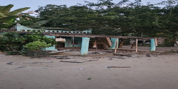 ମହିଳାଙ୍କ ମୁଣ୍ଡ ବିହୀନ ଶବ ଉଦ୍ଧାର ଘଟଣା, ଉଗ୍ରରୂପ ନେଲା : ଏମଭି ୨୬ ଗ୍ରାମରେ ନିଆଁ ଲଗାଇଲେ ଓ ଘର ଭାଙ୍ଗିଲେ ଆଦିବାସୀ