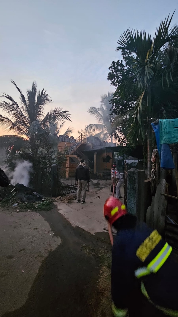 ମହିଳା ଙ୍କ ମୁଣ୍ଡ ବିହୀନ ଶବ ଉଦ୍ଧାର ଘଟଣା, ଉଗ୍ରରୂପ ନେଲା!ଏମଭି ୨୬ଗ୍ରାମରେ ନିଆଁ ଲଗାଇଲେ ଓ ଘର ଭାଙ୍ଗିଲେ ଆଦିବାସୀ ମହିଳା ଙ୍କ ମୁଣ୍ଡ ବିହୀନ ଶବ ଉଦ୍ଧାର ଘଟଣା, ଉଗ୍ରରୂପ ନେଲା!ଏମଭି ୨୬ଗ୍ରାମରେ ନିଆଁ ଲଗାଇଲେ ଓ ଘର ଭାଙ୍ଗିଲେ ଆଦିବାସୀ