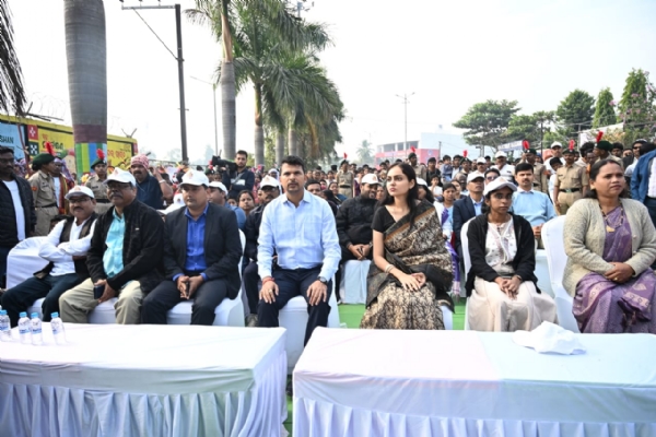 ପଥ ଉତ୍ସବରେ ଝୁମିଲା ମାଲକାନଗିରି, ନାଚିଲେ-ଗାଇଲେ ସହରବାସୀ ପଥ ଉତ୍ସବରେ ଝୁମିଲା ମାଲକାନଗିରି, ନାଚିଲେ-ଗାଇଲେ ସହରବାସୀ