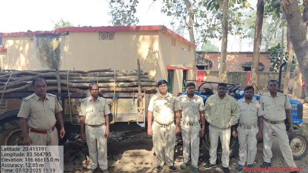 ଘୁନା ଗ୍ରାମ ନିକଟରେ ବନ ବିଭାଗ ୧୫୦ ଟି ସବୁଜ ପୋଲ ବୋଝେଇ ଗୋଟିଏ ଟ୍ରାକ୍ଟର ଜବତ କଲା