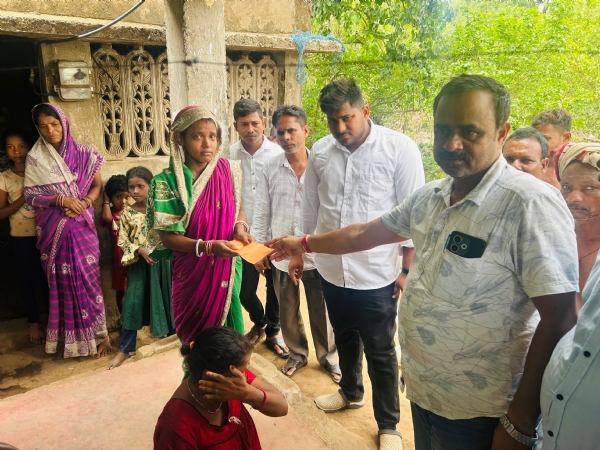 ଅସହାୟ କିଡନୀ ରୋଗୀକୁ  ସାହଯ୍ୟ ର ହାତ ବଢ଼ାଇଲା ଅଂଶୁମାନ ଟ୍ରଷ୍ଟ