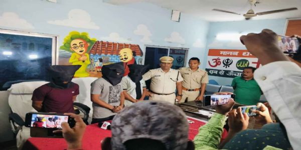 ବିଚ୍‌ ରାସ୍ତାରେ ଖଣ୍ଡା ଧରି ଗୋଡ଼ାଇବା ଘଟଣା : ୭ ଜଣଙ୍କୁ ଧରିଲା ବଲାଙ୍ଗିର ପୋଲିସ