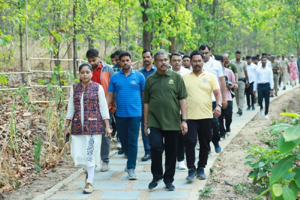 ସମ୍ବଲପୁର ଚିଡିଆଖାନା ପରିଦର୍ଶନ ପରେ ଏହା ଓଡ଼ିଶାର ଦ୍ୱିତୀୟ ନନ୍ଦନକାନନ ବୋଲି ଧର୍ମେନ୍ଦ୍ର ଦେଲେ ମତ