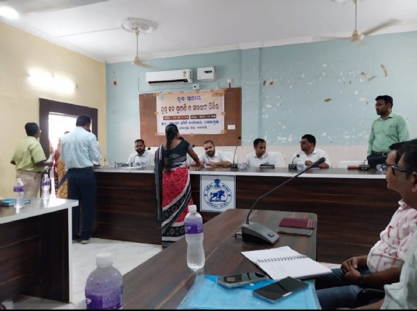 ଗୋଲାମୁଣ୍ଡା ବ୍ଲକସ୍ତରୀୟ ଯୁଗ୍ମ ଜନଶୁଣାଣୀ ଓ ସମାଧାନ ଶିବିର ଅନୁଷ୍ଠିତ ।