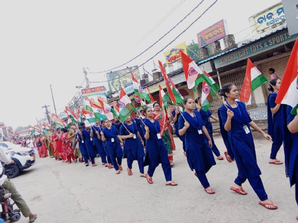 ସୁବର୍ଣ୍ଣପୁରରେ “ପରାକ୍ରମ ଶୋଭାଯାତ୍ରା” – ଜାଗ୍ରତ ଦେଶ ପ୍ରେମୀ ମହିଳାମାନଙ୍କ ଅଭିନବ ଉଦ୍ୟମ:-