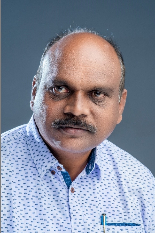 ବଲାଙ୍ଗିର ରେଳ ଷ୍ଟେସନ ଉନ୍ନତିକରଣରେ ଅହେତୁକ ବିଳମ୍ବ । ରେଳ ବିଭାଗର ଠିକାଦାର ପ୍ରିତୀ  ଯୋଗୁଁ ଯାତ୍ରୀ ହନ୍ତସନ୍ତ- ହେମନ୍ତ ପଣ୍ଡା