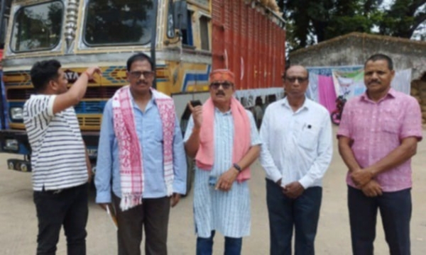 ଭାରତୀୟ କିସାନ ସଂଘର ରାଷ୍ଟ୍ରୀୟ ସଦସ୍ୟ କେଦାର ମିଶ୍ର ମୁଖ୍ୟମନ୍ତ୍ରୀ ଓ ବରଗଡ଼ ଜିଲ୍ଲାର ସମସ୍ତ ବିଧାୟକଙ୍କୁ ପତ୍ର ମାଧ୍ୟମରେ ଦୃଷ୍ଟି ଆକର୍ଷଣ କରି ତୁରନ୍ତ ସମସ୍ତ ମଣ୍ଡିରୁ ଧାନ ଉଠାଇବାକୁ ଅନୁରୋଧ କଲେ