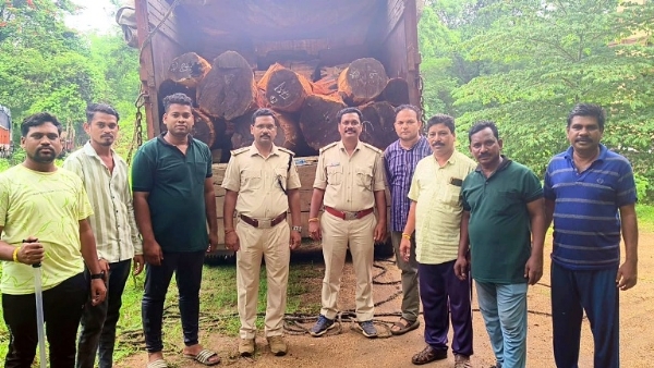 ପେଟ୍ରୋଲିଂ ବେଳେ ବଲାଙ୍ଗିର ରେ କେନ୍ଦୁ ଗଣ୍ଡି ବୋଝେଇ ଟ୍ରକ୍‌ କବାଟ
