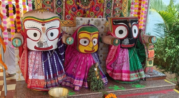 ସ୍ନାନବେଦୀରେ ଚତୁର୍ଦ୍ଧାମୂର୍ତ୍ତି