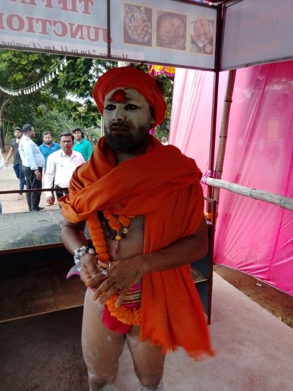 ବାବା ବେଶରେ ଲିପ୍ଟ ମାଗି ଲୁଟ