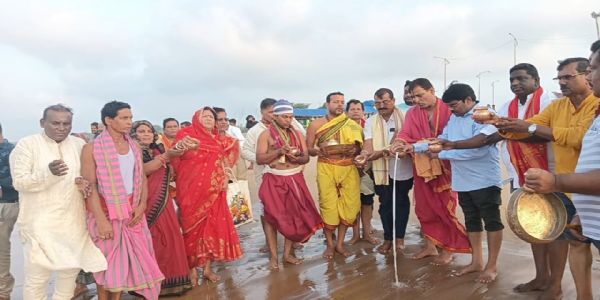 କୋଣାର୍କ ସୂର୍ଯ୍ୟ ଆଳତି ଟ୍ରଷ୍ଟ ପକ୍ଷରୁ ଚନ୍ଦ୍ରଭାଗାରେ ସୂର୍ଯ୍ୟ ଆଳତି