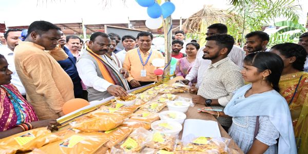ମାଲକାନଗିରି ଜିଲ୍ଲା ସ୍ତରୀୟ ବିକାଶ ମେଳାରେ ଯୋଗଦେଲେ ମତ୍ସ୍ୟ ଓ ପ୍ରାଣୀ ସମ୍ପଦ ବିକାଶ ମନ୍ତ୍ରୀ