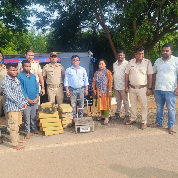 ଗଞ୍ଜେଇ ଚାଲାଣ ବେଳେ ଚଢାଉ, ୨ ଗିରଫ