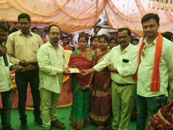 ବିକାଶ ବାହାନ କୁ ସ୍ୱାଗତ ଜଣାଇଲେ ବାଲିଖମାର ଗ୍ରାମ ପଞ୍ଚାୟତବାସୀ