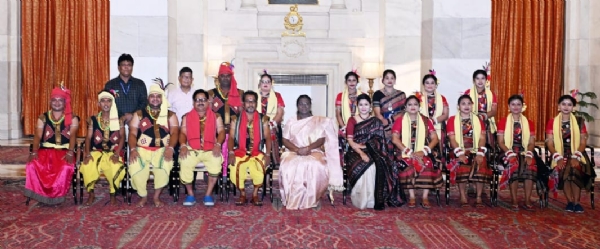 ରାଷ୍ଟ୍ରପତିଙ୍କୁ ଭେଟିଲେ ସମ୍ବଲପୁରର ‘ଉକିଆ’ର କଳାକାର