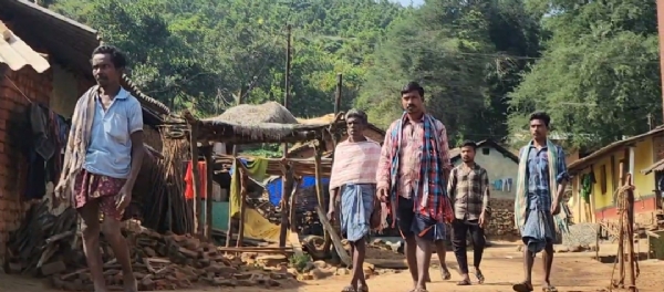 ଅବହେଳିତ ପାହାଡିଆ ଗାଁ ପଢେଇଗୁଡା