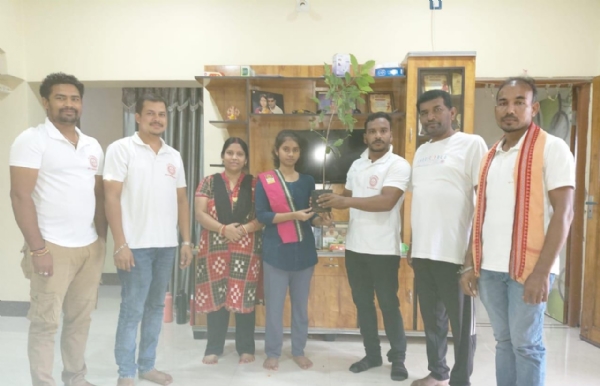 ନିଟ୍ କୃତକାର୍ଯ୍ୟ ଛାତ୍ରୀଙ୍କୁ ମାଁ ମାହେଶ୍ୱରୀ ସେନା ତରଫରୁ ସମ୍ବର୍ଦ୍ଧନା