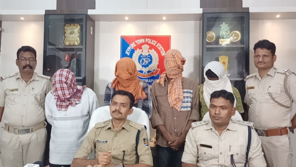 ଗଞ୍ଜେଇ ଚାଲାଣ  ବେଳେ ଚଢାଉ, ୬ ଗିରଫ