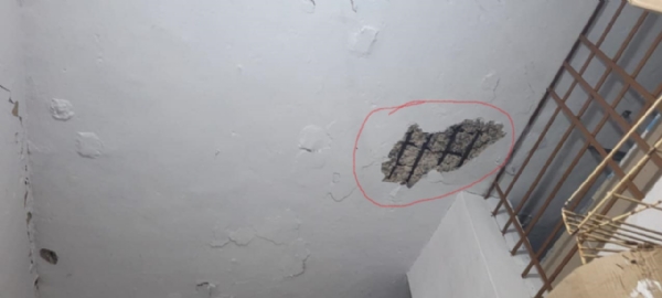 ଛାତରୁ ଖସୁଛି ସିମେଂଟ ପଲସ୍ତରା