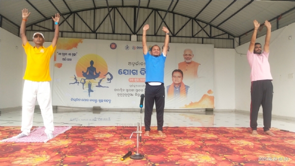 କୁଡୁମୁଲୁଗୁମ୍ମା ଯୁକ୍ତ ତିନି ମହା ବିଦ୍ୟାଳୟରେ ଅନ୍ତର୍ଜାତୀୟ ଯୋଗ