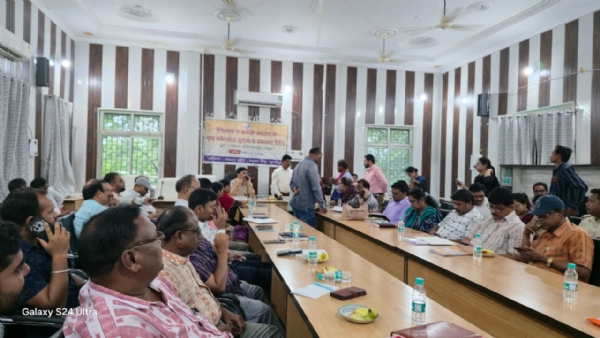 ଉଲୁଣ୍ଡା ଠାରେ ଜିଲ୍ଲାପାଳ ଓ ଆରକ୍ଷୀ ଅଧିକ୍ଷକଙ୍କ ଯୁଗ୍ମ ଅଭିଯୋଗ ଶୁଣାଣି ଶିବିର :  * ବିଭିନ୍ନ ୪୫ ଗୋଟି ଅଭିଯୋଗ ଦରଖାସ୍ତ ଗ୍ରହଣ :