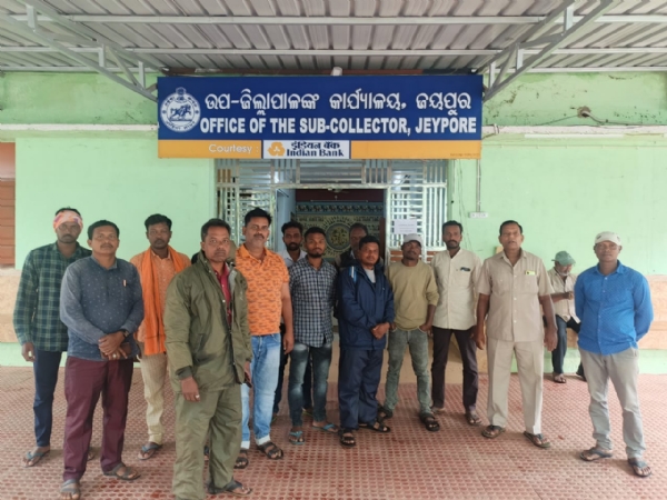 ମଣ୍ଡିରେ ଚାଷୀ ଅମଳଧାନ ତୁରନ୍ତ ଉଠାଇବା ନେଇ  ଦାବିପତ୍ର