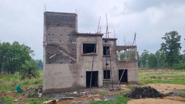 ତୁରେଇ ନିକ୍ତିମାଲରେ ନ କରି ଝାରମାଲରେ ଚାଲିଛି କୋଠା ନିର୍ମାଣ : ସ୍ୱାସ୍ଥ୍ୟ ଓ ଆରୋଗ୍ୟ କେନ୍ଦ୍ରର ନୂତନ କୋଠା ନିର୍ମାଣକୁ ବିରୋଧ