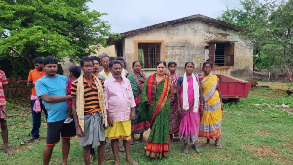 ତୁରେଇ ନିକ୍ତିମାଲରେ ନ କରି ଝାରମାଲରେ ଚାଲିଛି କୋଠା ନିର୍ମାଣ : ସ୍ୱାସ୍ଥ୍ୟ ଓ ଆରୋଗ୍ୟ କେନ୍ଦ୍ରର ନୂତନ କୋଠା ନିର୍ମାଣକୁ ବିରୋଧ
