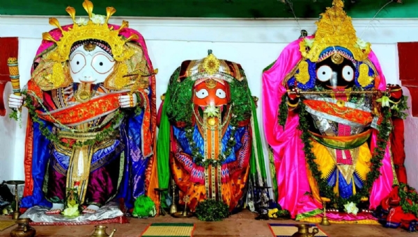 Krusna balaram besha