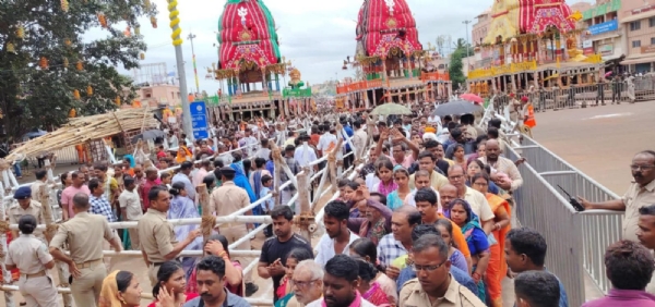 ଭକ୍ତଙ୍କୁ ଆଡ଼ପମଣ୍ଡପରେ ଦର୍ଶନ ଦେଲେ ଚତୁର୍ଦ୍ଧାମୂର୍ତି-୧