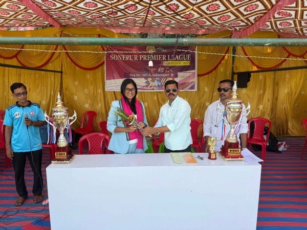 ସୋନପୁର ପ୍ରିମିଅର ଲିଗ ୩ ର ଚତୁର୍ଥ ଦିବସ ପ୍ରଥମ ମ୍ୟାଚ ରେ ସୁପର ଜାଏଣ୍ଟସ୍ ଦଳ ୪୩ ରନ୍ ରେ ବିଜୟୀ* -