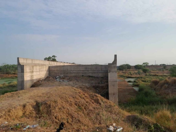 ଜମି ଅଧିଗ୍ରହଣ ହୋଇ ନ ଥିବାରୁ ନିବୃତ୍ତି ଯୋର ଉପରେ ଦ୍ୱିତୀୟ ପୋଳ ନିର୍ମାଣ ସମ୍ପୂର୍ଣ୍ଣ ହୋଇ ପାରୁନାହିଁ