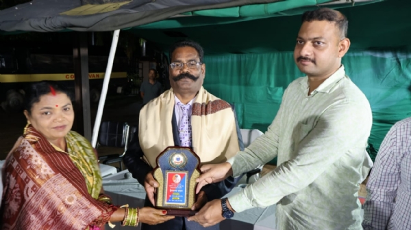 ଚାକିରି ରୁ ଅବସର ନେଉଥିବା ଡ୍ରିଲ ସବ୍ ଇନ୍ସପେକ୍ଟର ଙ୍କୁ ସମ୍ବର୍ଦ୍ଧିତ କଲେ ଜିଲ୍ଲା ପୋଲିସ।