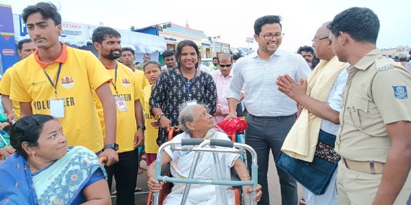 ଦିବ୍ୟାଙ୍ଗମାନଙ୍କୁ ଦର୍ଶନ ସୁବିଧା ବ୍ୟବସ୍ଥା କଲା ପ୍ରଶାସନ