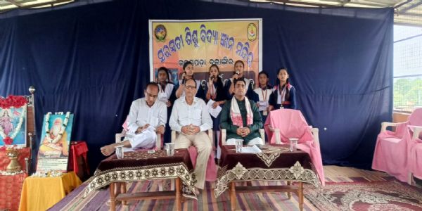 କଦମପଡା ଶିଶୁମନ୍ଦିରରେ “ଗୁରୁ ପୂର୍ଣ୍ଣିମା” ଉତ୍ସବ ପାଳିତ