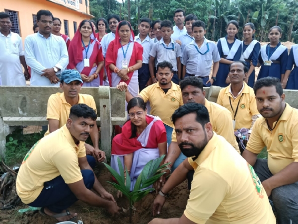 ଅସହାୟ ବନ୍ଧୁ ସେବା ସଂଗଠନ ପକ୍ଷରୁ ଚାରାରୋପଣ