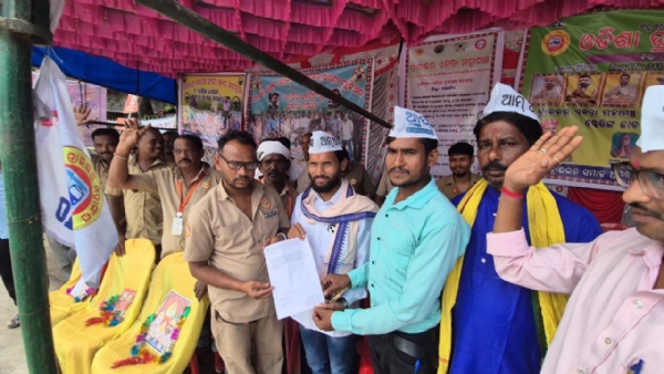 ଡ୍ରାଇଭର ମହାସଂଘ ର ଆନ୍ଦୋଳନକୁ ଆପ୍ ର ସମର୍ଥନ