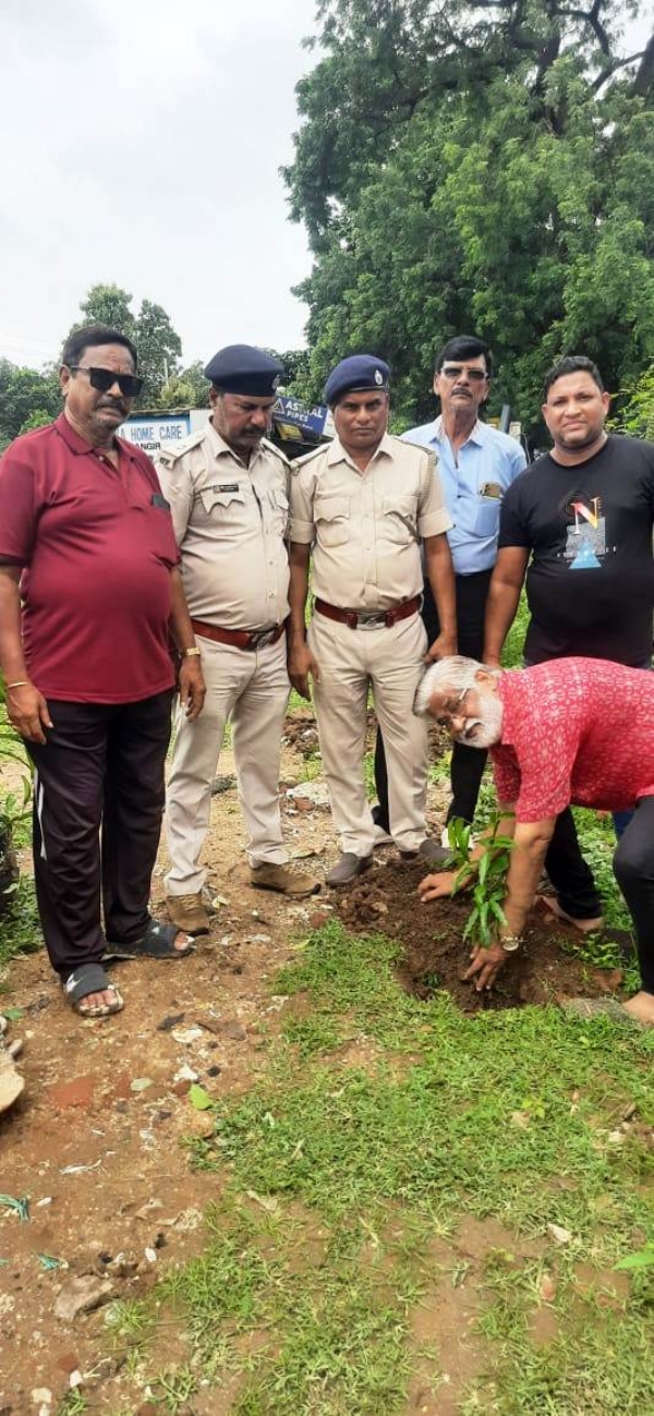 ବ୍ରାହ୍ମଣ ମହାସଭା ଆନୁକୁଲ୍ୟରେ ବନୋମହୋତ୍ସବ ଉପଲକ୍ଷେ ବୃକ୍ଷରୋପଣ