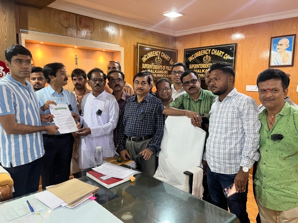 ମାଲକାନଗିରି ରେ ସମ୍ବାଦିକ ଙ୍କୁ ହତ୍ୟା ଘଟଣା ରେ ତୁରନ୍ତ ଦୋଷୀଙ୍କୁ ଗିରଫ ନେଇ ଦାବୀ