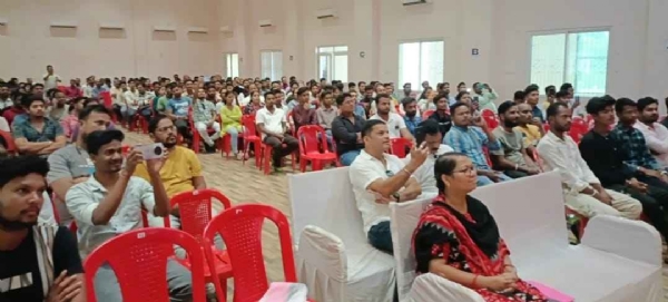 ସୋନପୁର ରେ ପ୍ରଦର୍ଶନ ହେଲା ଫିଲ୍ମ ମାଇଣ୍ଡ ଗେମ୍*- *ଦର୍ଶକ ଙ୍କ ପ୍ରବଳ ଭିଡ଼*- *ଫିଲ୍ମ ଉପଭୋଗ କଲେ ଏସ୍ପି ଓ ଏ ଡି ଏମ୍*-
