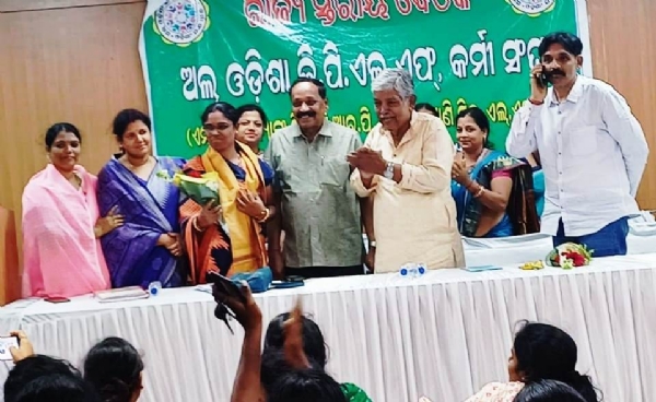 BIJU SRAMIKA SAMUKHYA BAITHAK RE PRAFULLA SAMAL