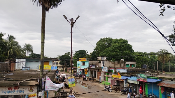 ବ୍ରହ୍ମବରଦା ବ୍ୟାଙ୍କଛକରେ ହାଇମାକ୍ସ ଲାଇଟ ଅଚଳ
