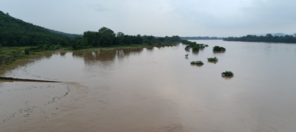 ବ୍ରାହ୍ମଣୀ ନଦୀ ବଡିବା ନେଇ ପ୍ରଶାସନର ସତର୍କତାରେ ନଦୀ ତଟବାସୀ ଛାନିଆ