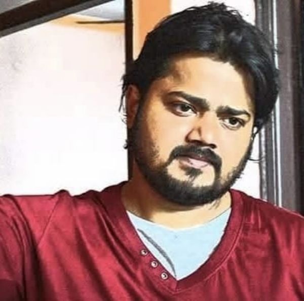 Sadaka durghatanare adhyapaka mruta