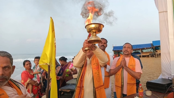 କୋଣାର୍କ ସୂର୍ଯ୍ୟ ଆଳତି ଟ୍ରଷ୍ଟ ପକ୍ଷରୁ ଚନ୍ଦ୍ରଭାଗାରେ ସୂର୍ଯ୍ୟ ଆଳତି