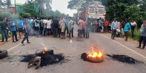 ସଡକ ଦୁର୍ଘଟଣାରେ ନାବାଳକର ମୃତ୍ୟୁରେ ରାସ୍ତାରୋକ