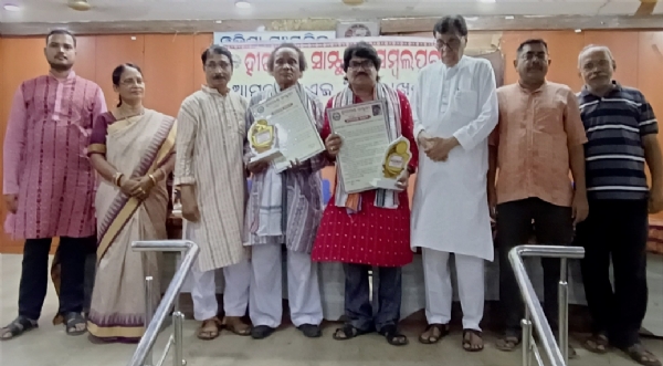 ହୀରାଖଣ୍ଡ ସମ୍ମୁଖ୍ୟ ପ୍ରତିଷ୍ଠା ଦିବସରେ ସମ୍ମାନ ସମାରୋହ