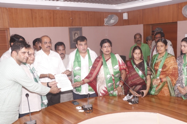 ସମ୍ବଲପୁର ବିଜେଡିର ବିଶାଳ ଗଣ ବିକ୍ଷୋଭ: ଏକାଠି ହେଲେ ନେତା ଓ କର୍ମୀ