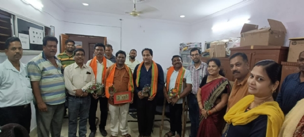 ଗୋଷ୍ଠୀ ଶିକ୍ଷା ଅଧିକାରୀ ଙ୍କ କାର୍ଯ୍ୟାଳୟରେ ବିଦାୟକାଳୀନ ଓ ସ୍ବାଗତ ସମ୍ବର୍ଦ୍ଧନା ଜ୍ଞାପନ