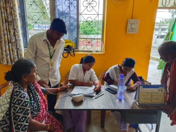 ଗାନ୍ଧୀନଗର ପଡ଼ା, ( ଗାନ୍ଧୀ କ୍ଲବ୍ ) ଠାରେ ବରିଷ୍ଠ ନାଗରିକ ମାନଙ୍କ ପାଇଁ ମାଗଣା ସ୍ଵାସ୍ଥ୍ୟ ଶିବିର ।